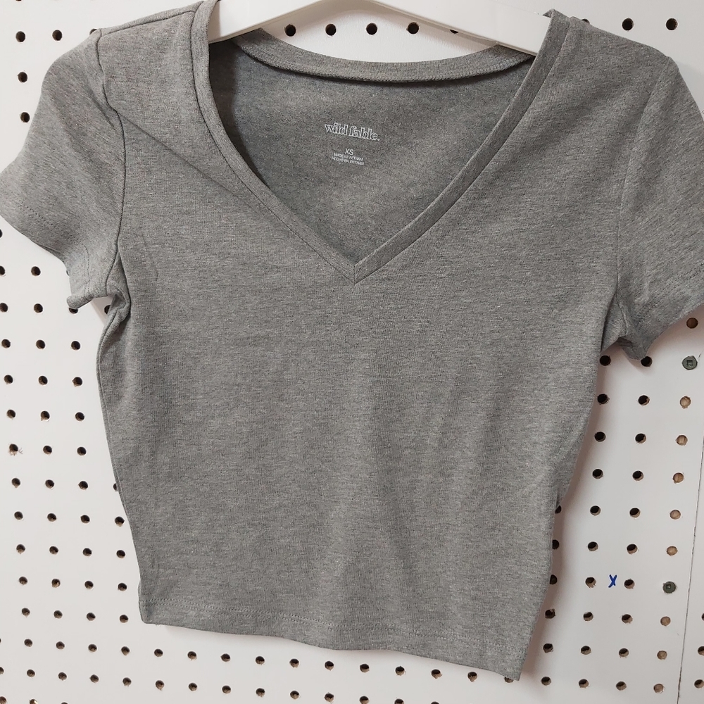 Wild Fable Girls grey and maroon red med XS and med Cropped Top - Picture 4 of 17